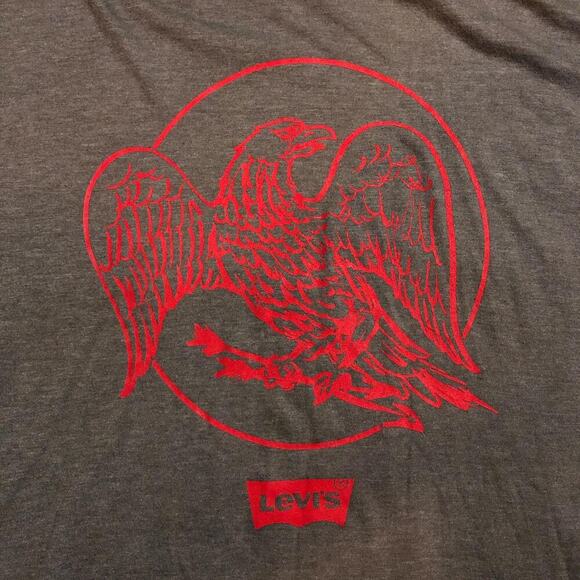 Levi’s Red Hawk Graphic Tee - A Classic with a Bold Edge - Picture 2 of 4